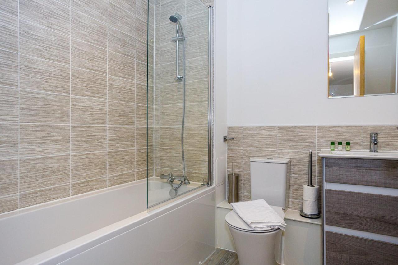 Contemporary 2 Bedroom Duplex In Salford 맨체스터 외부 사진