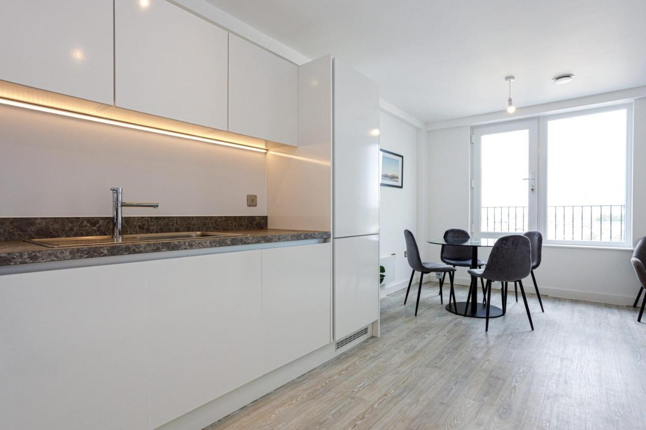Contemporary 2 Bedroom Duplex In Salford 맨체스터 외부 사진