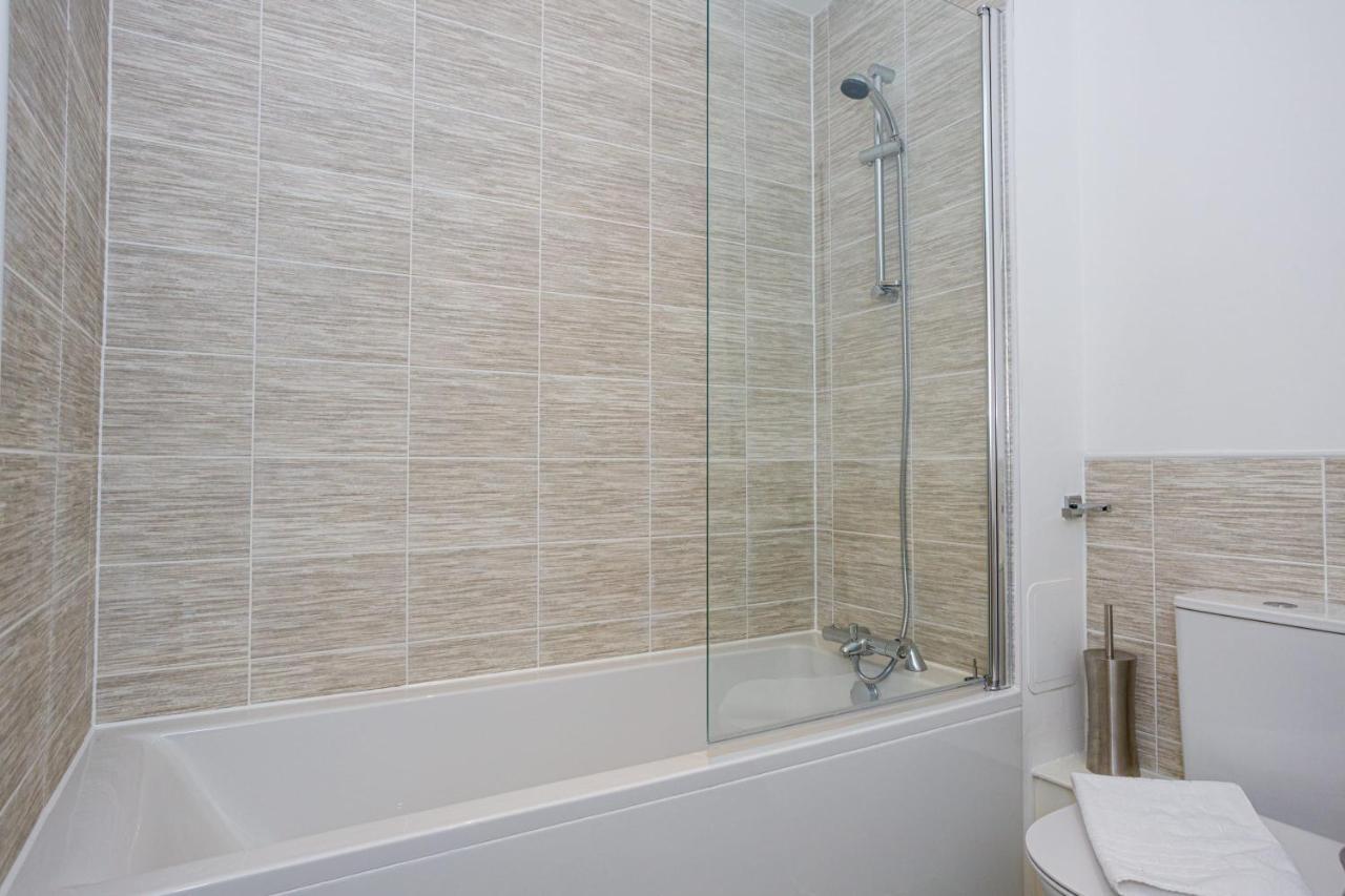Contemporary 2 Bedroom Duplex In Salford 맨체스터 외부 사진