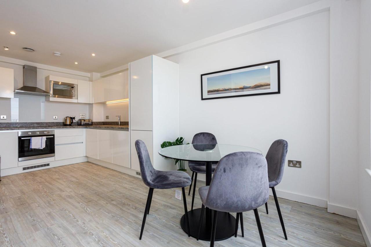 Contemporary 2 Bedroom Duplex In Salford 맨체스터 외부 사진